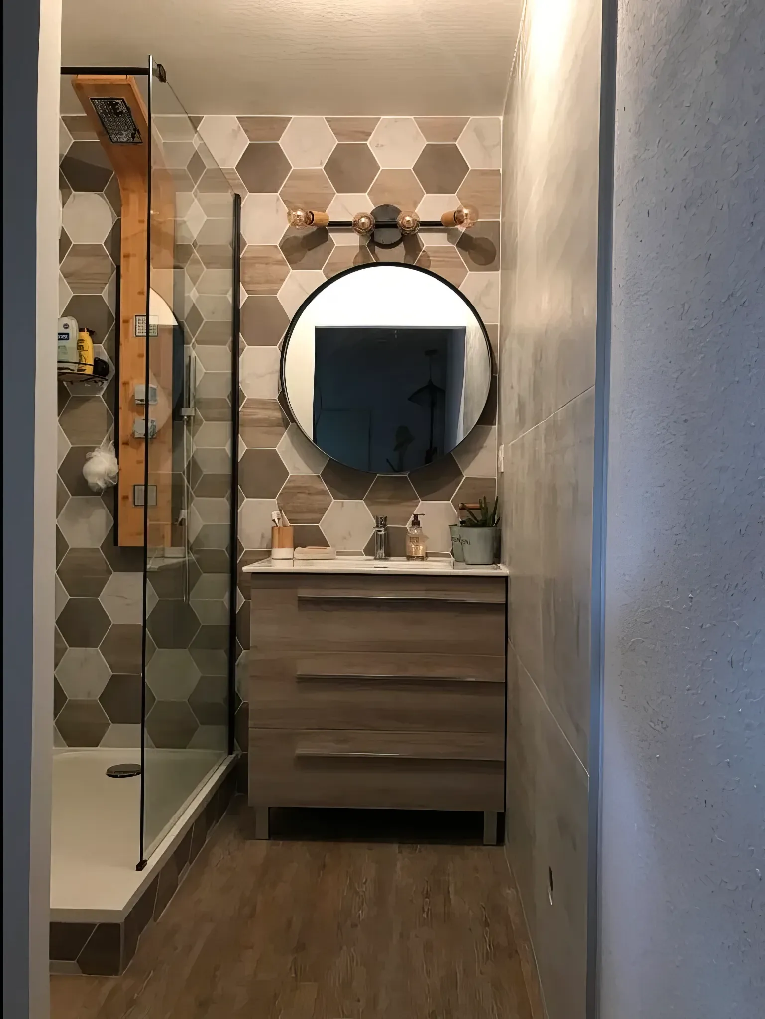 Salle de bain faïence hexagonale